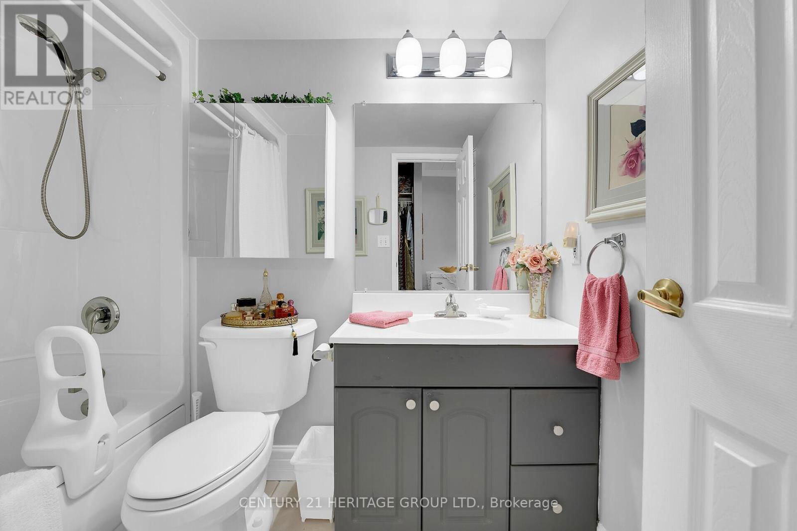 #207 - 20 JOHN STREET Image 30