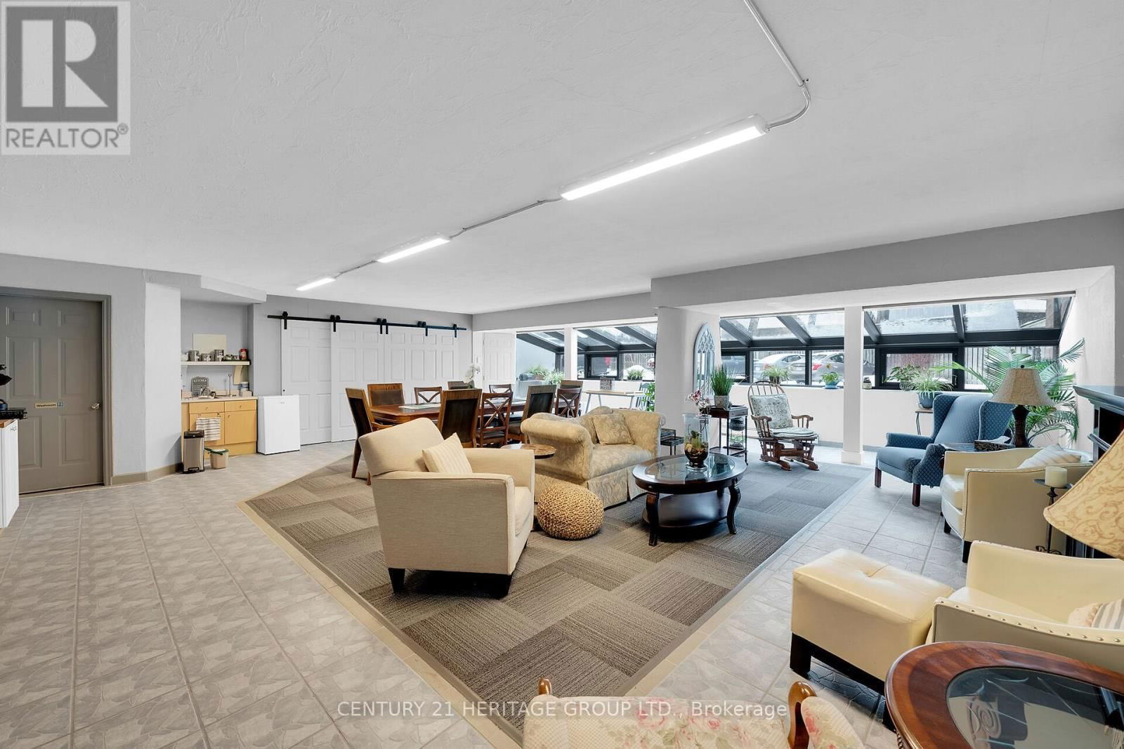 #207 - 20 JOHN STREET Image 36