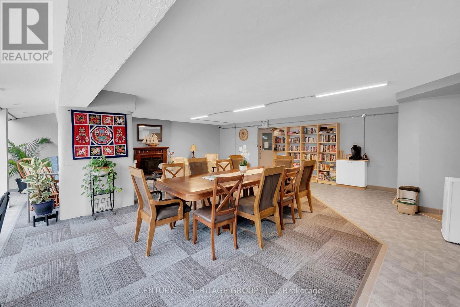 #207 - 20 JOHN STREET Image 38