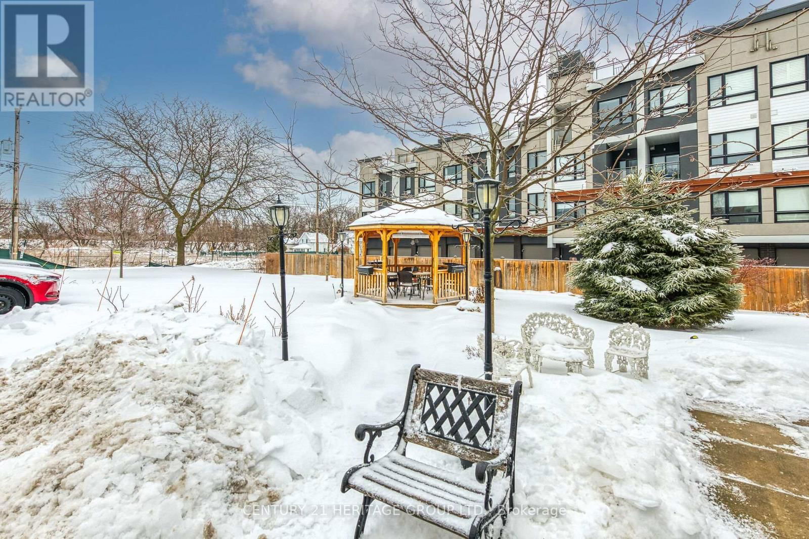 #207 - 20 JOHN STREET Image 39