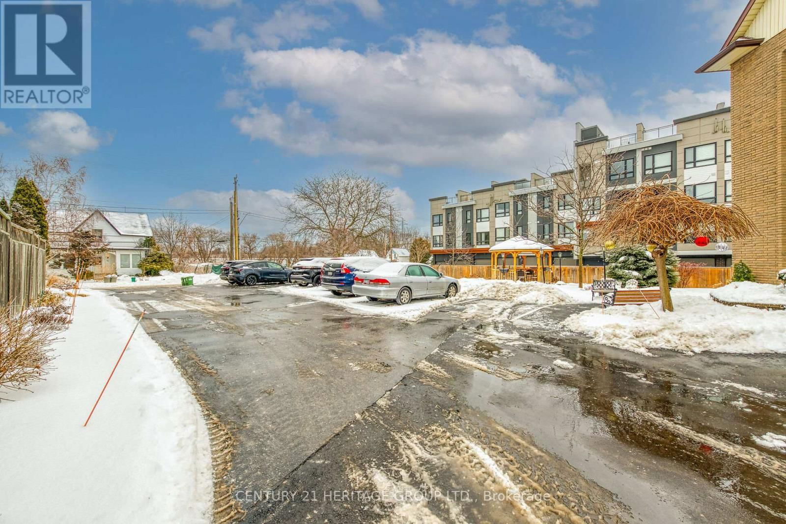 #207 - 20 JOHN STREET Image 43