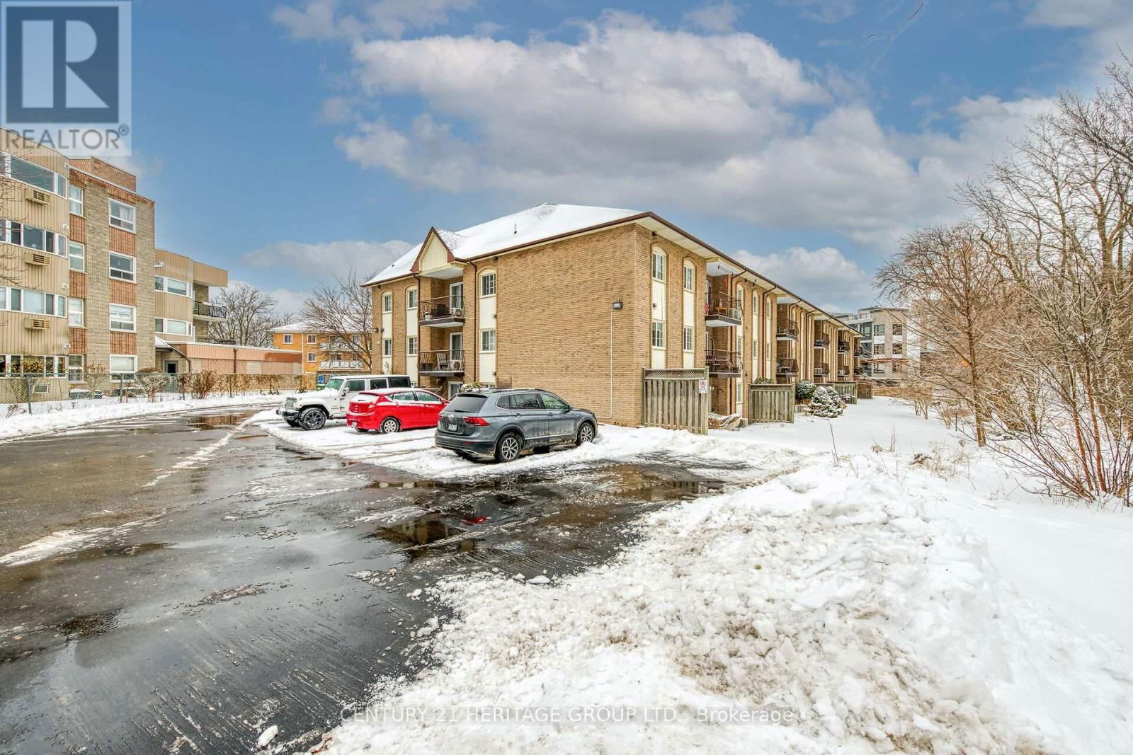 #207 - 20 JOHN STREET Image 46