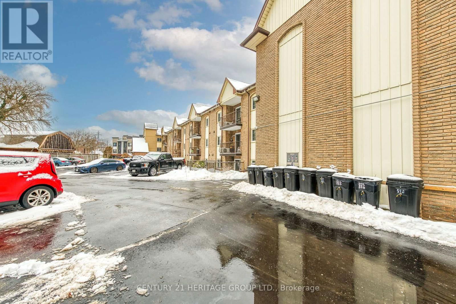 #207 - 20 JOHN STREET Image 47