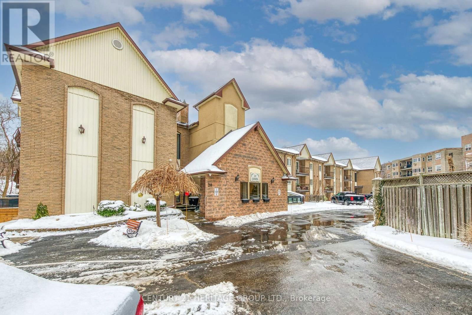 #207 - 20 JOHN STREET Image 48