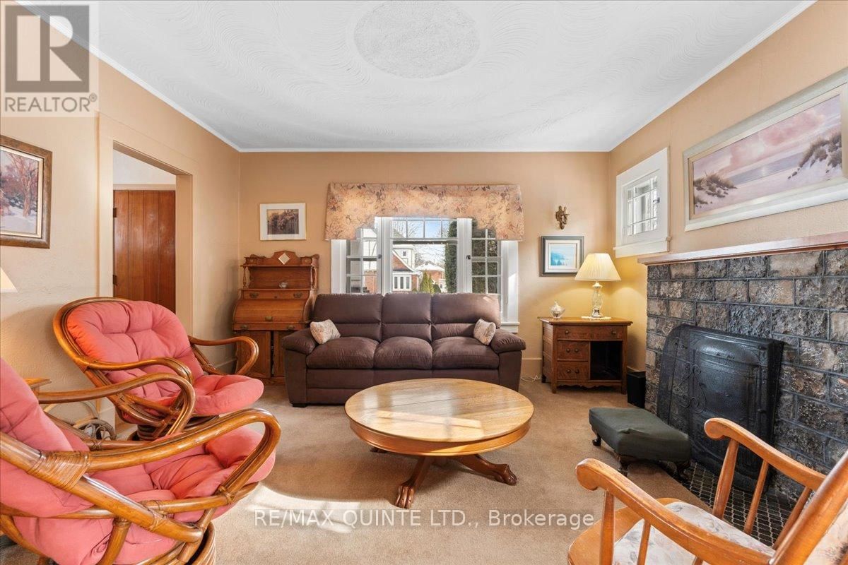 216 FOSTER AVENUE Image 11