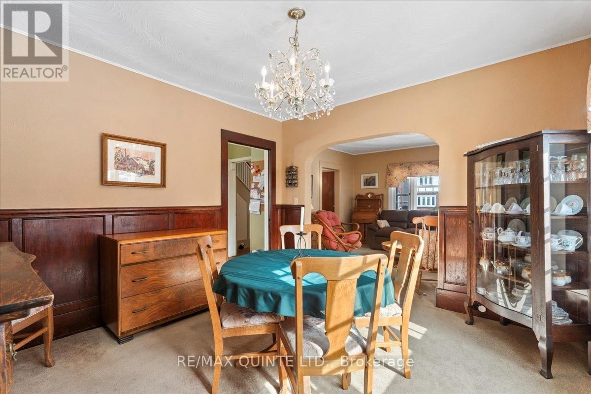 216 FOSTER AVENUE Image 14