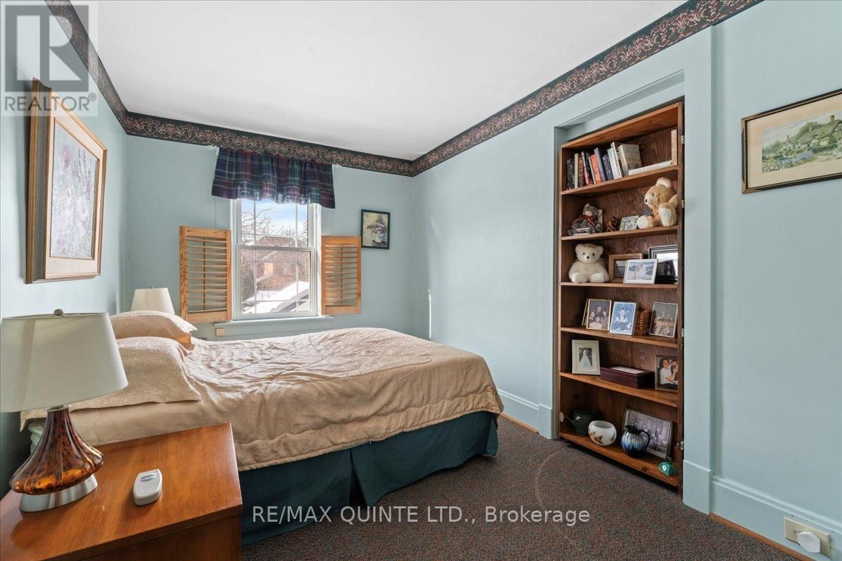 216 FOSTER AVENUE Image 21