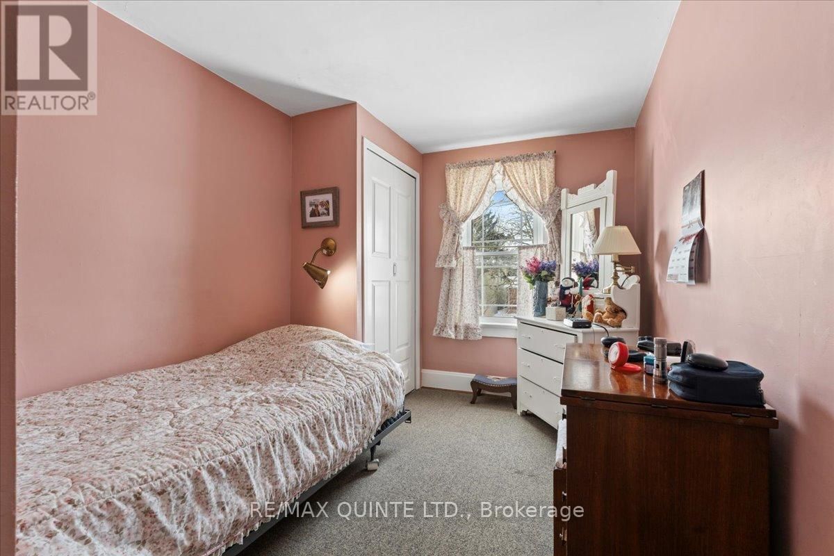 216 FOSTER AVENUE Image 23