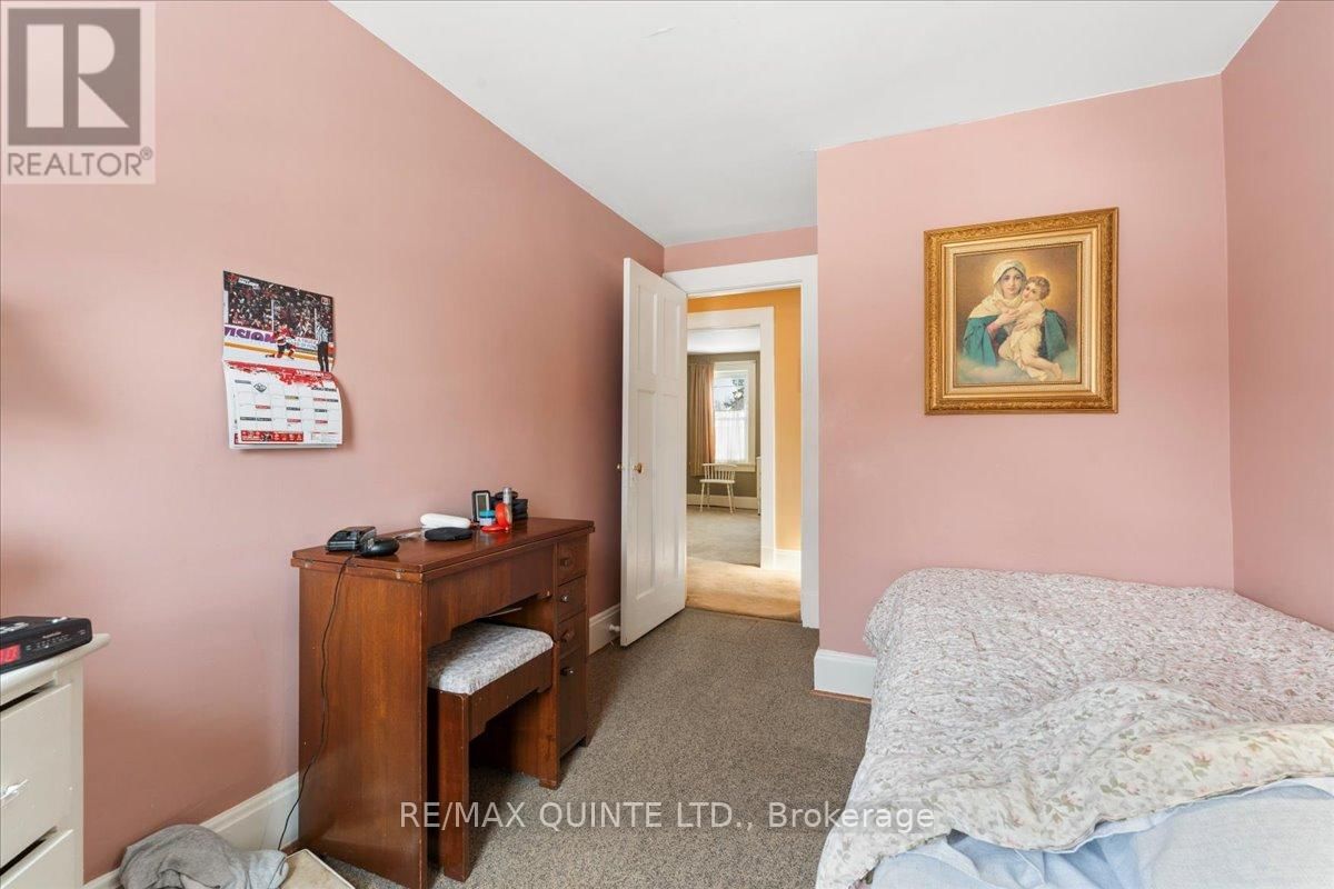 216 FOSTER AVENUE Image 25