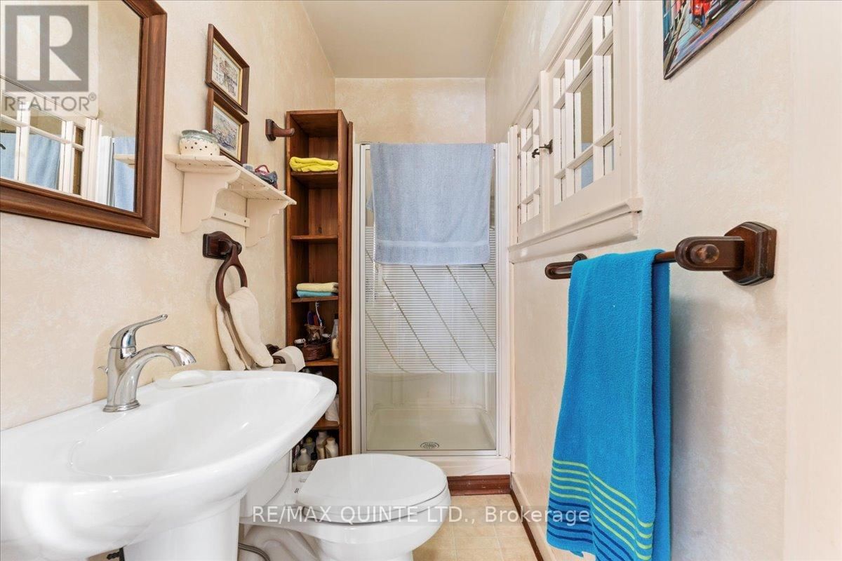 216 FOSTER AVENUE Image 30