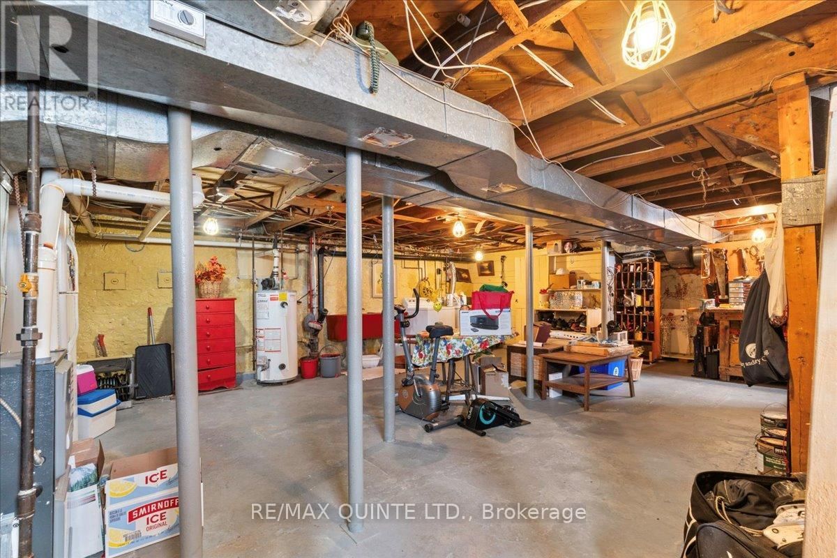 216 FOSTER AVENUE Image 37