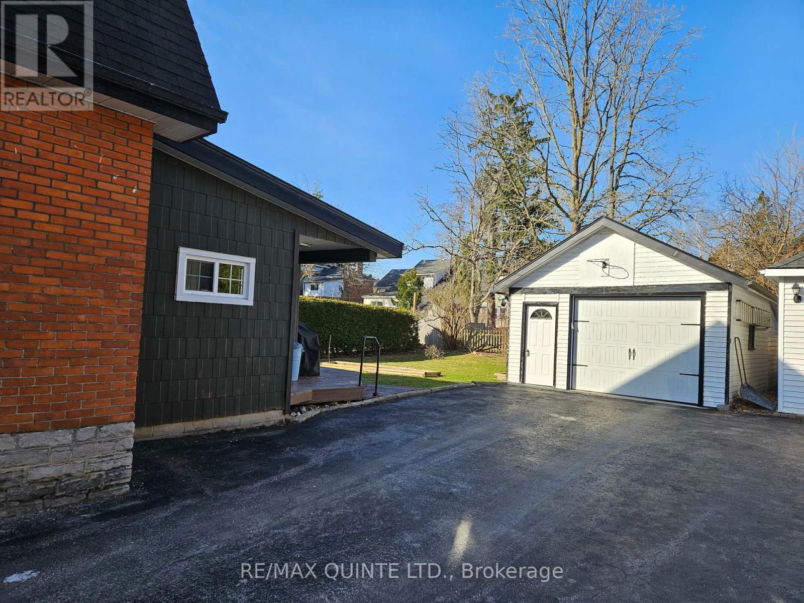 216 FOSTER AVENUE Image 39