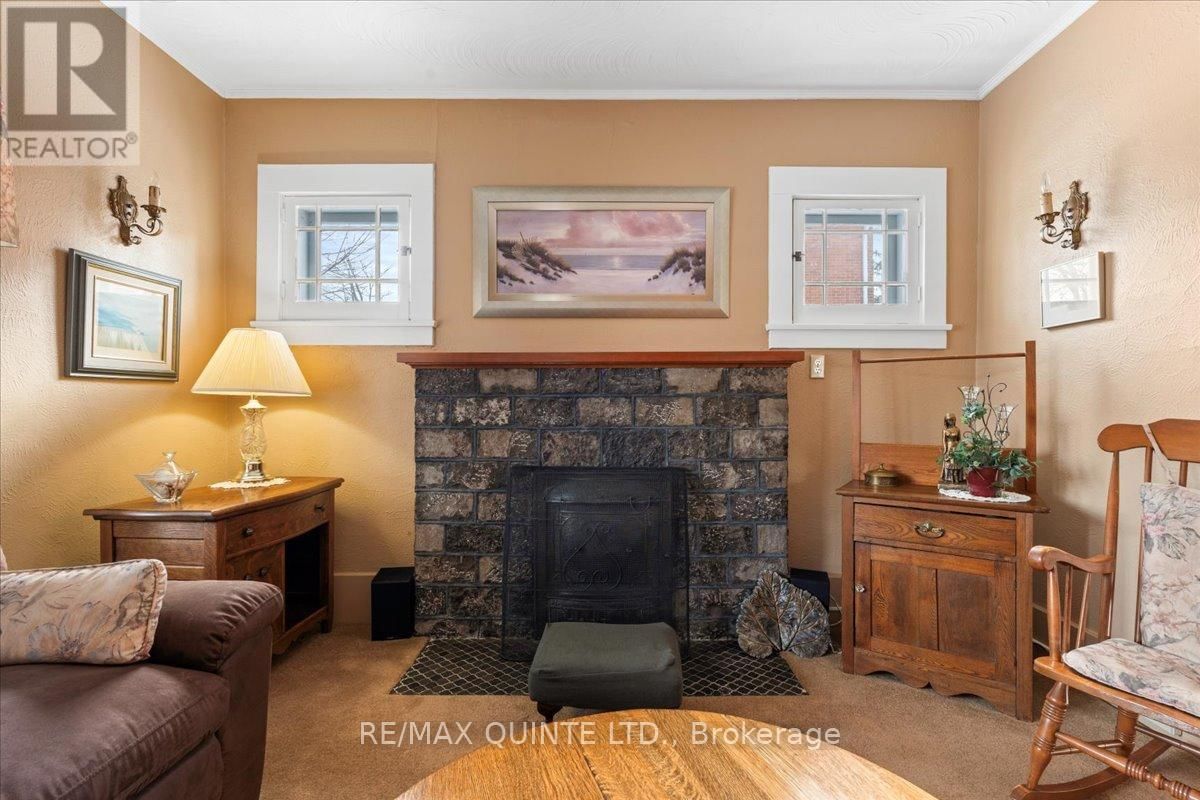 216 FOSTER AVENUE Image 9