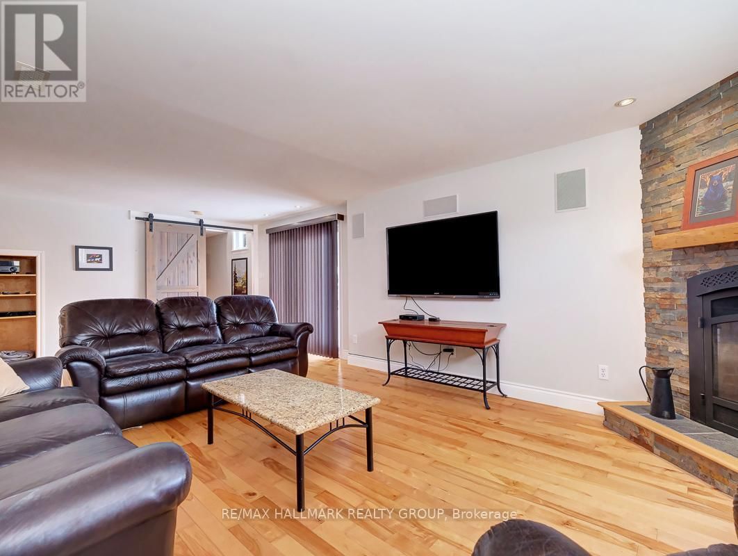 3028 DREW DRIVE Image 30