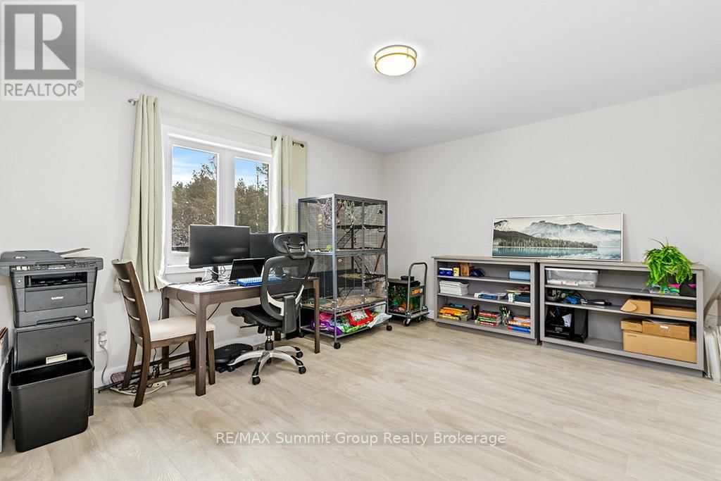 615690 HAMILTON LANE Image 17