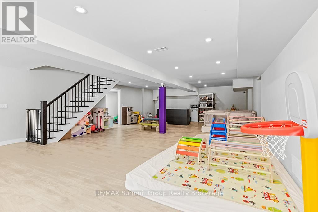 615690 HAMILTON LANE Image 21
