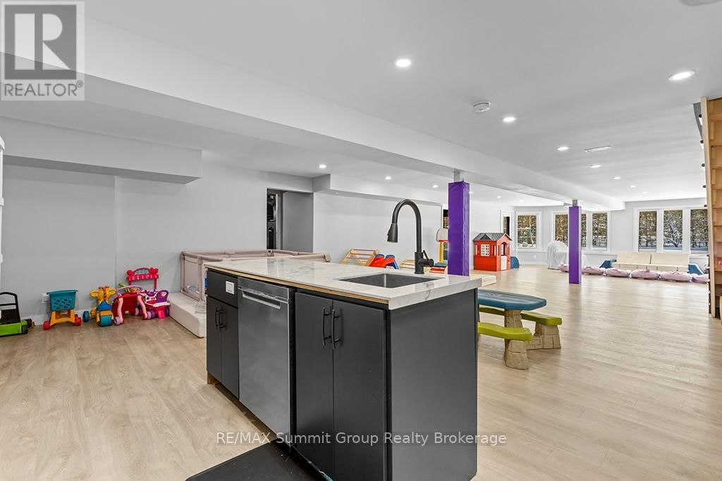 615690 HAMILTON LANE Image 22