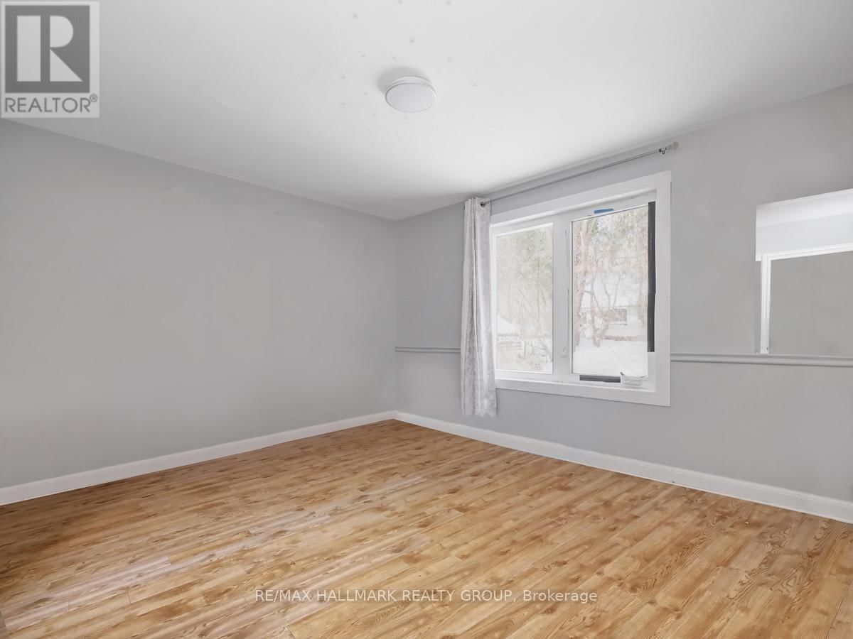 375 ST. DENIS STREET Image 10