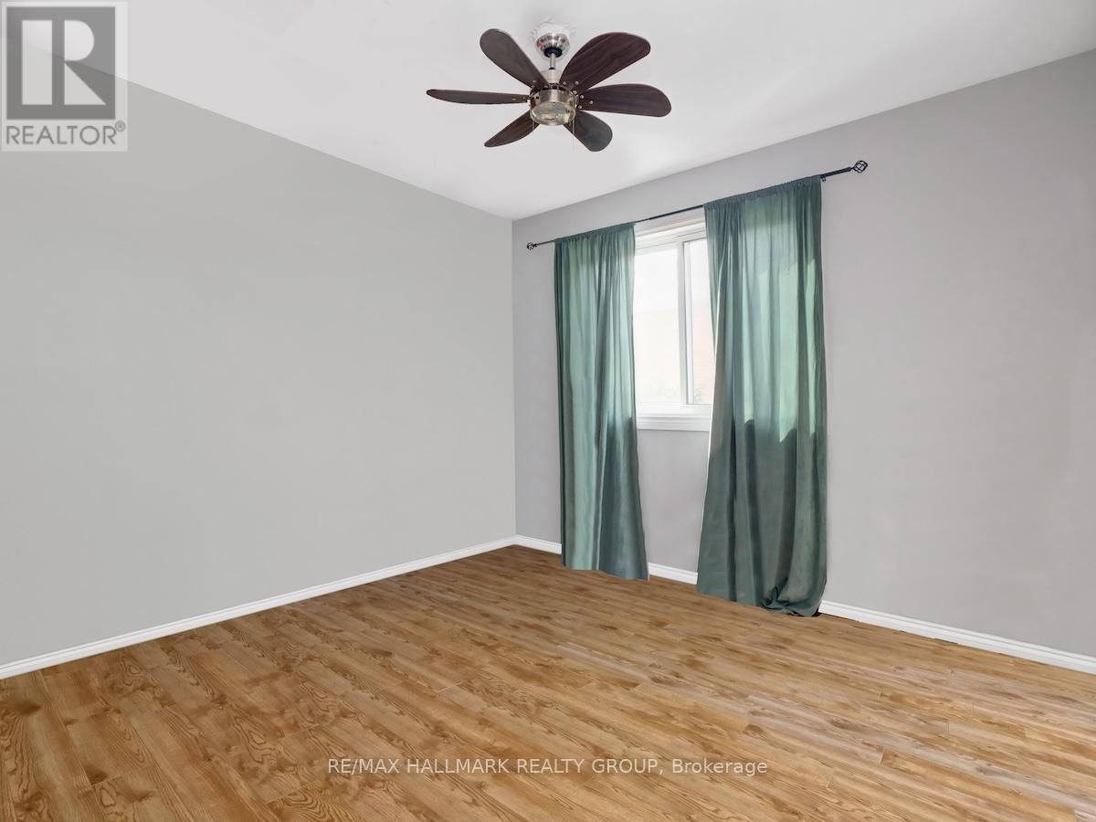 375 ST. DENIS STREET Image 12