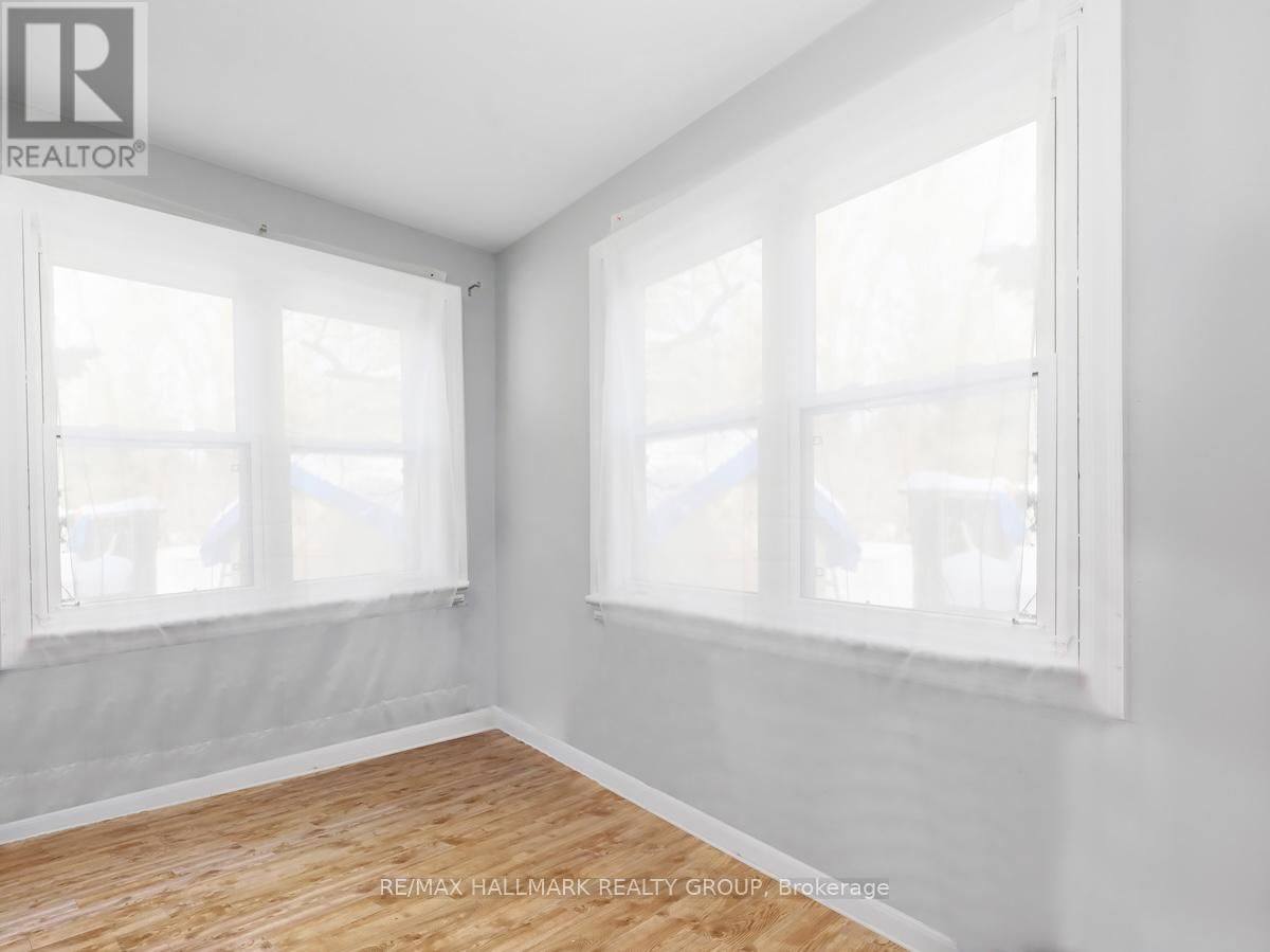 375 ST. DENIS STREET Image 13