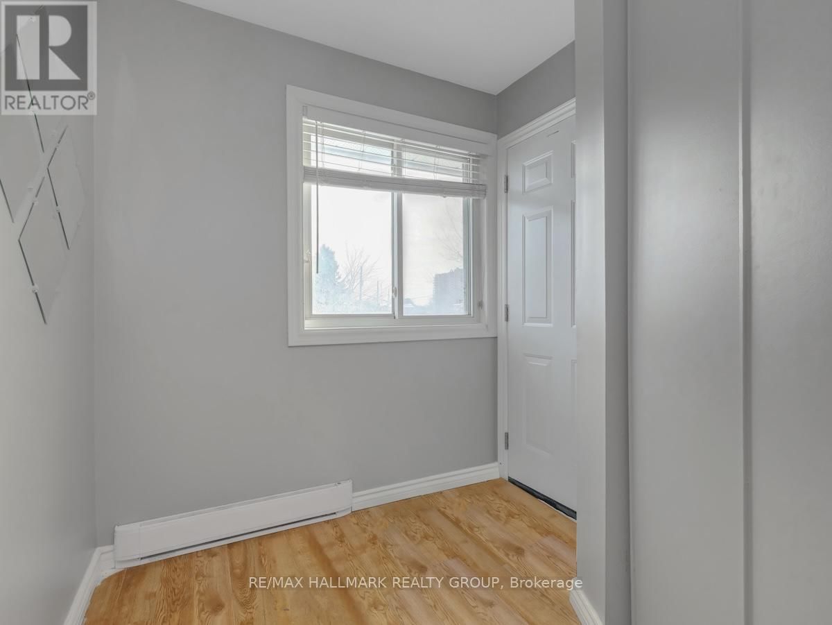 375 ST. DENIS STREET Image 14