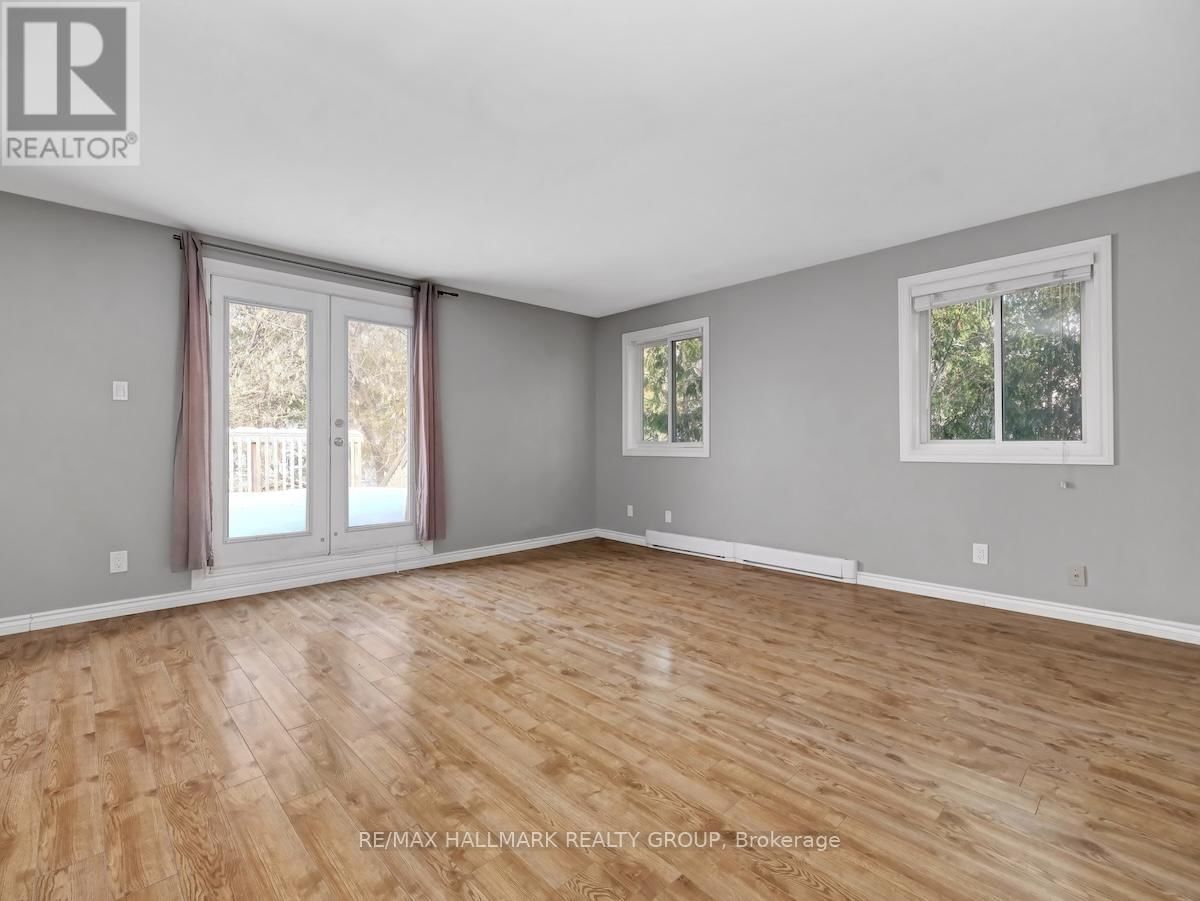 375 ST. DENIS STREET Image 15
