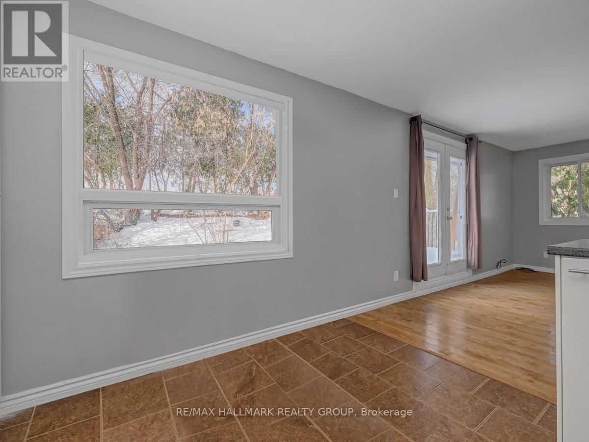 375 ST. DENIS STREET Image 24
