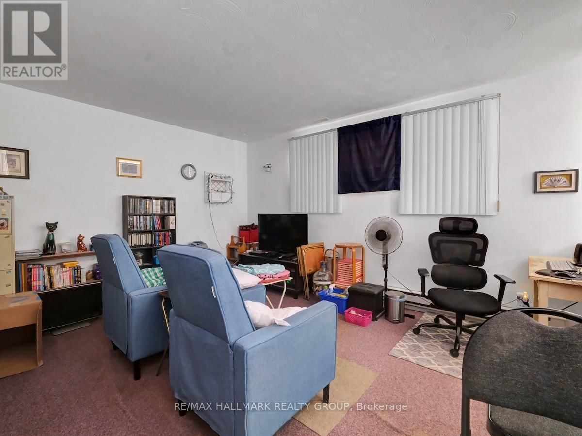 375 ST. DENIS STREET Image 30