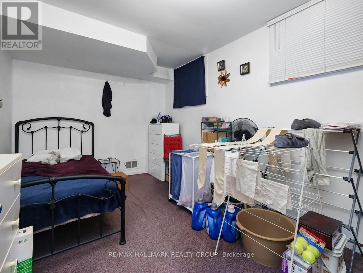 375 ST. DENIS STREET Image 36