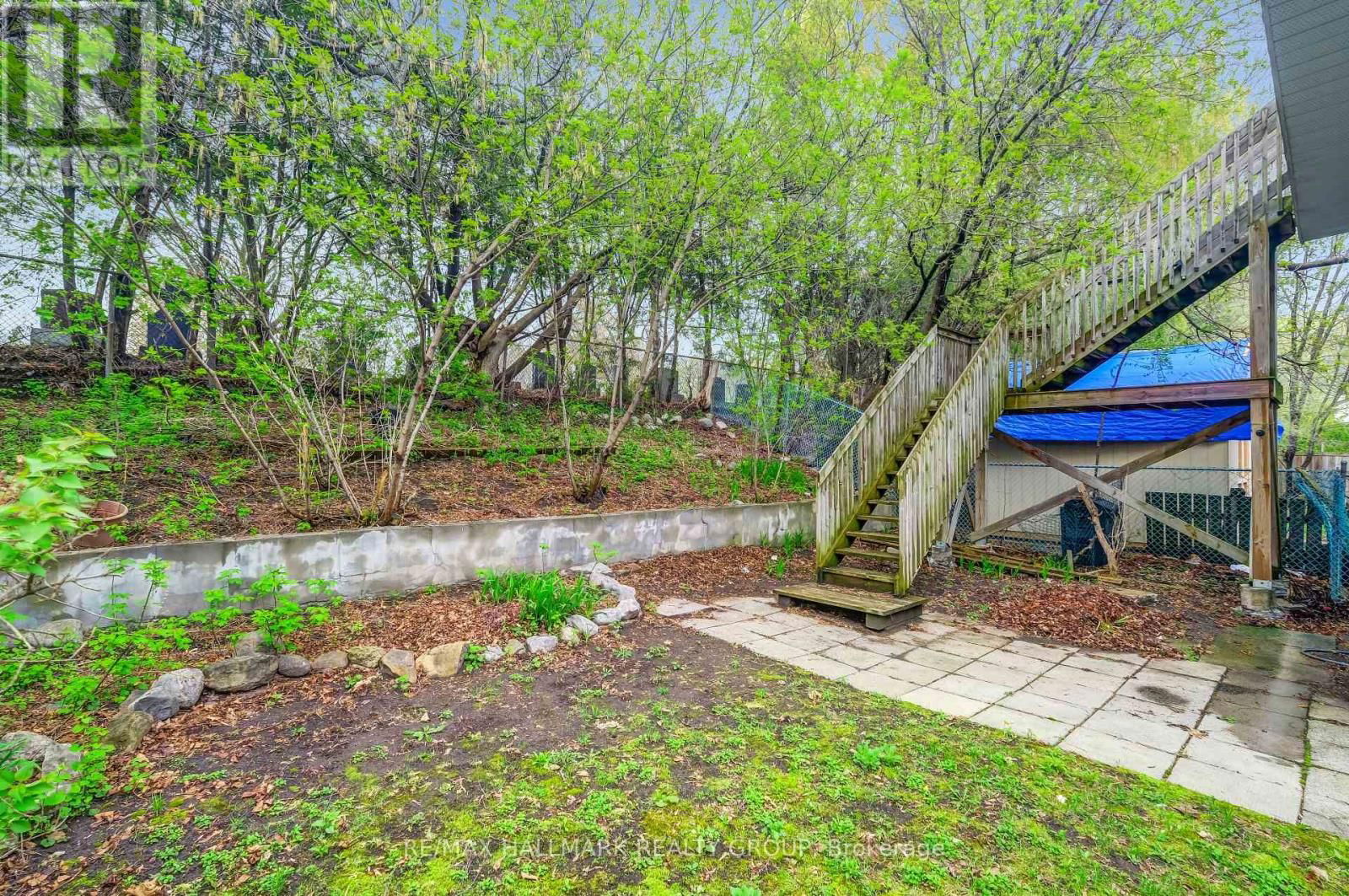 375 ST. DENIS STREET Image 39
