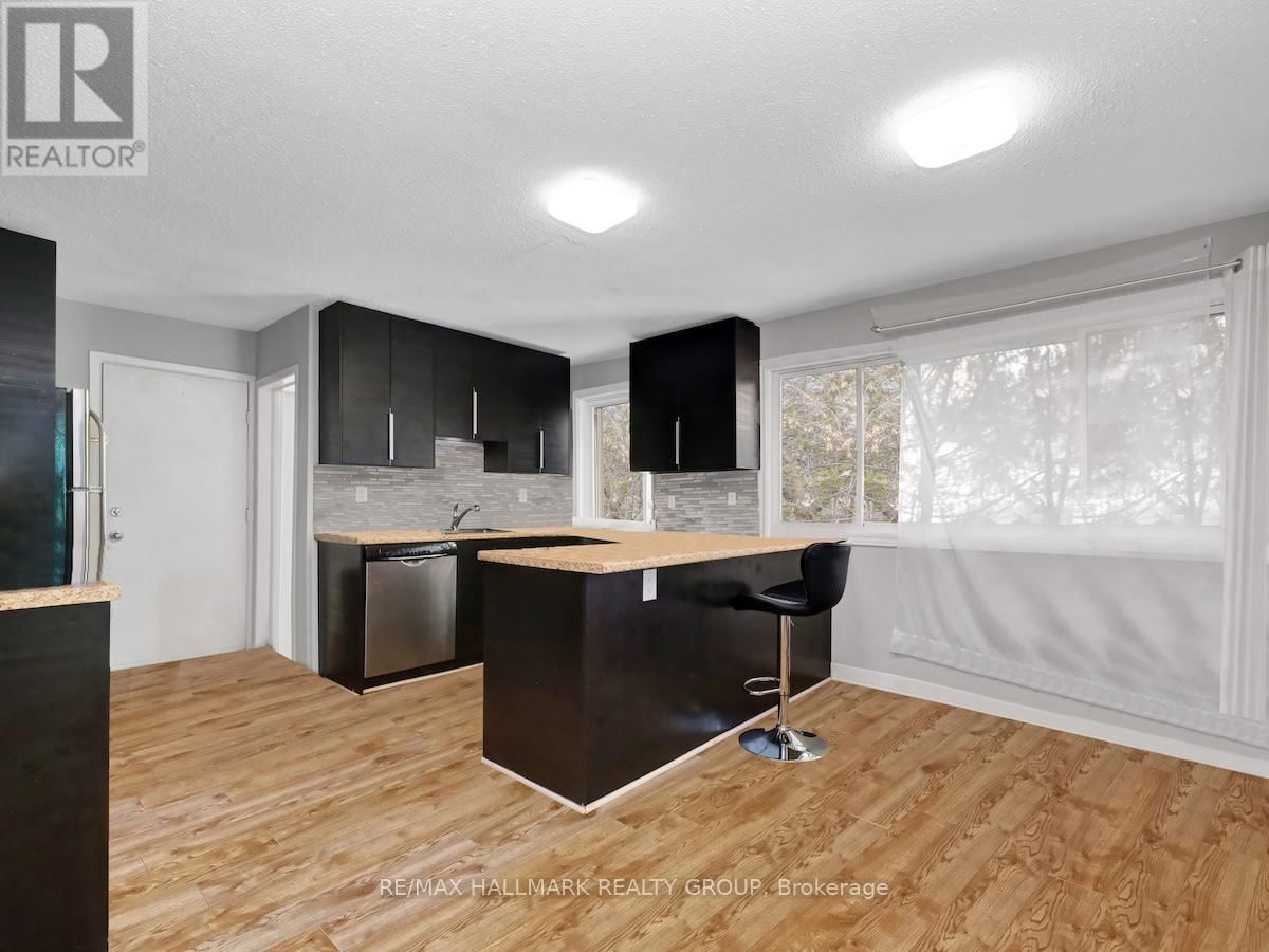 375 ST. DENIS STREET Image 6