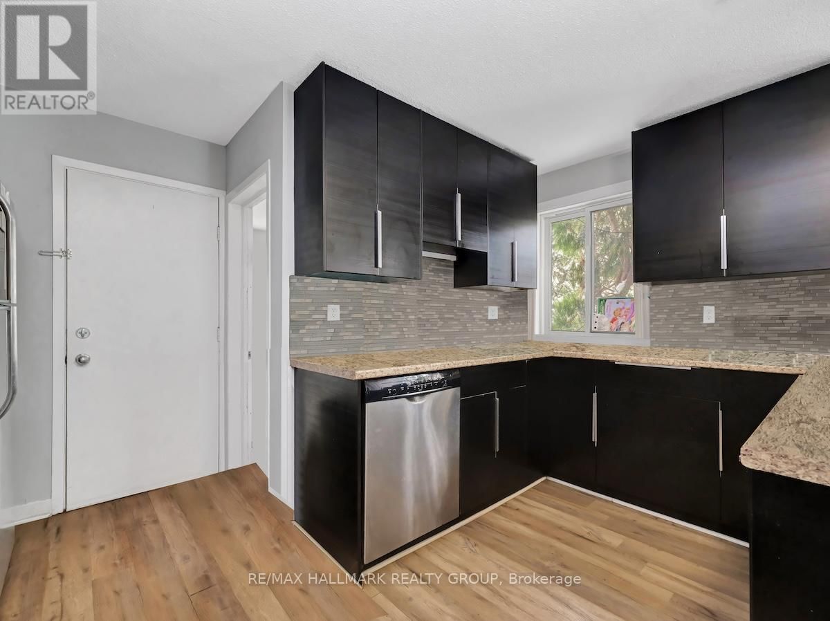375 ST. DENIS STREET Image 8