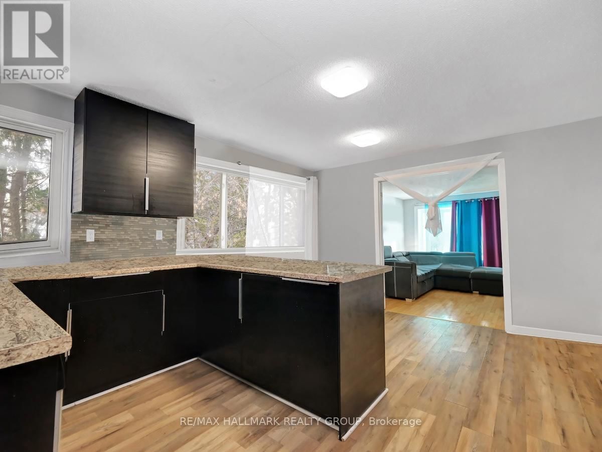375 ST. DENIS STREET Image 9