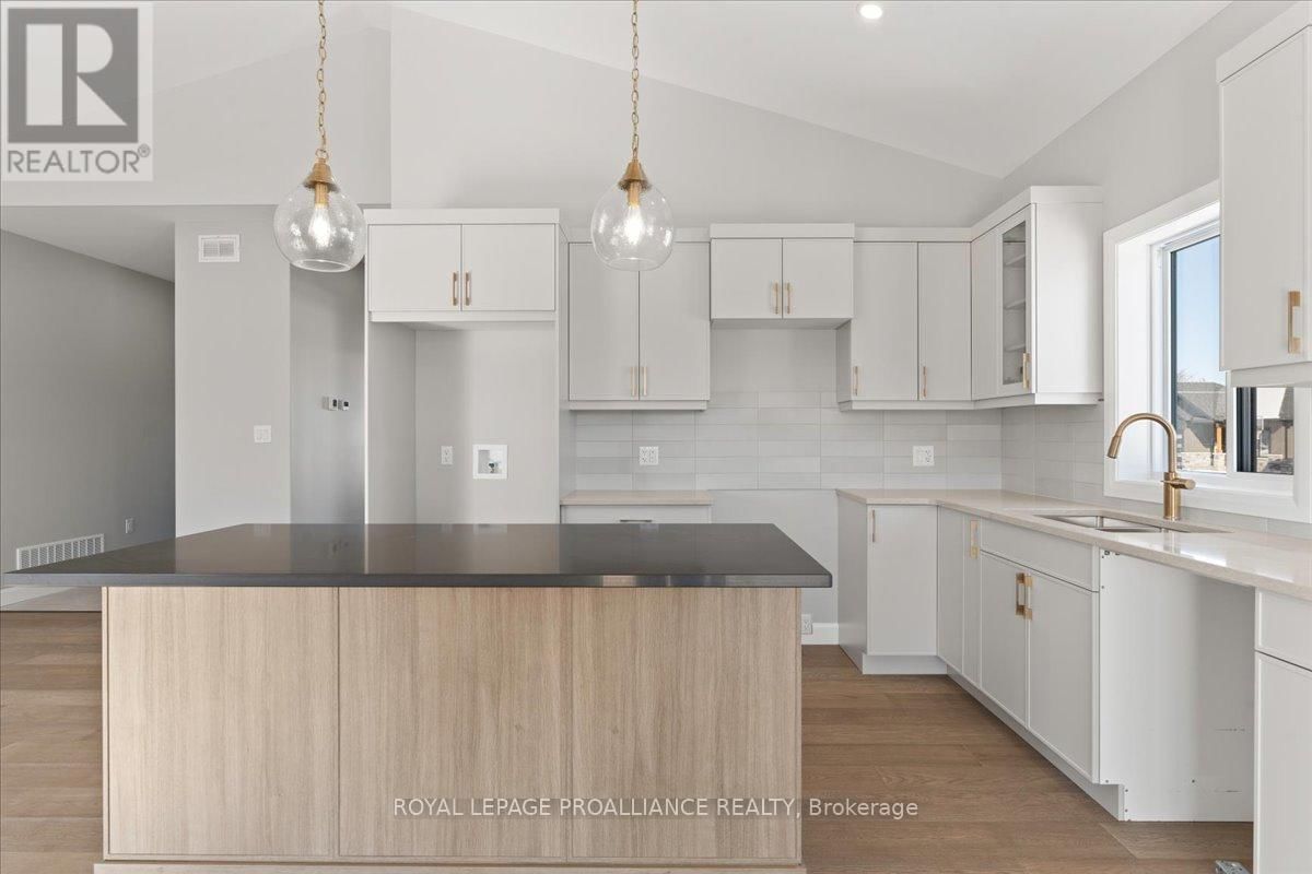 47 ROSEWOOD DRIVE Image 15