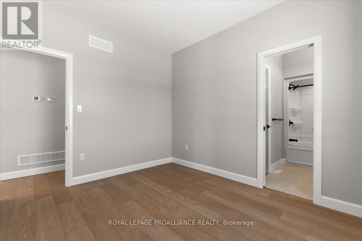 47 ROSEWOOD DRIVE Image 19