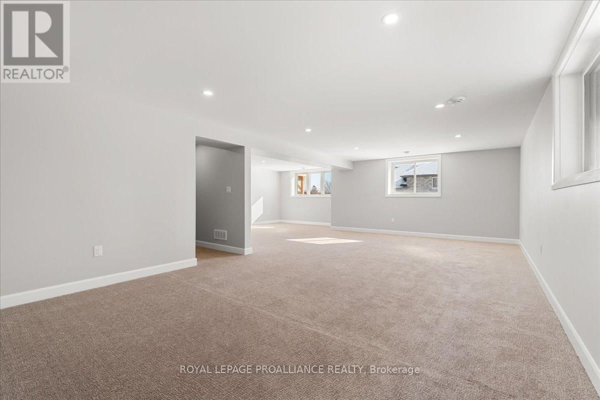 47 ROSEWOOD DRIVE Image 31