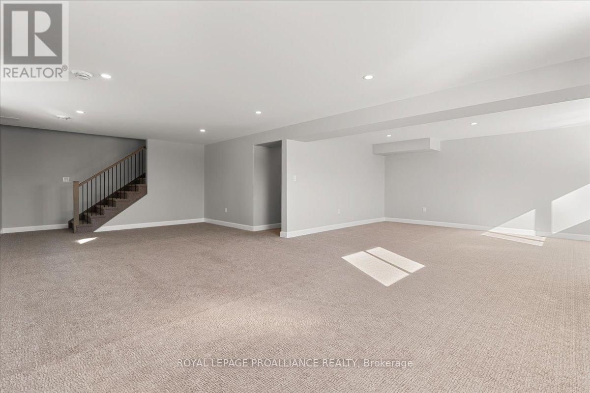 47 ROSEWOOD DRIVE Image 33
