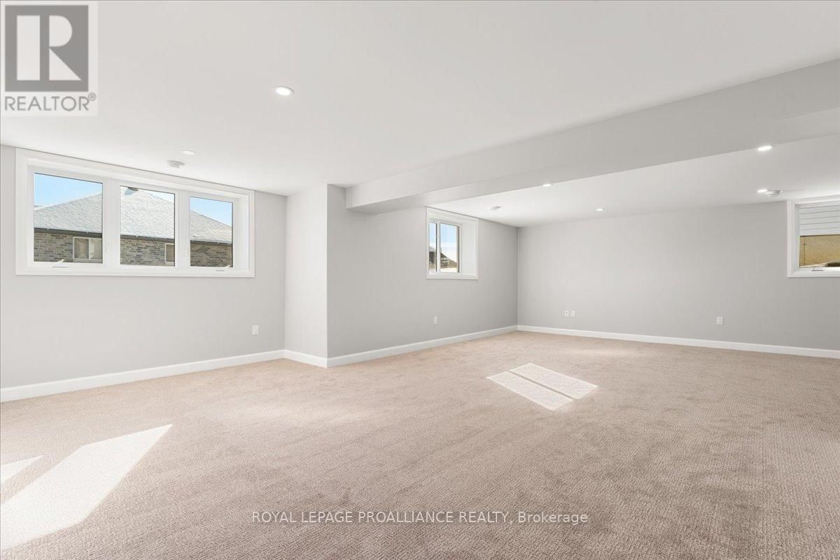 47 ROSEWOOD DRIVE Image 35