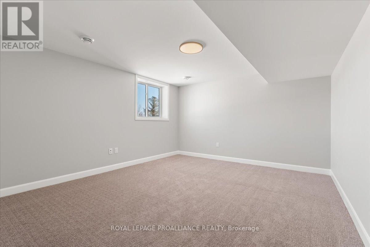 47 ROSEWOOD DRIVE Image 36