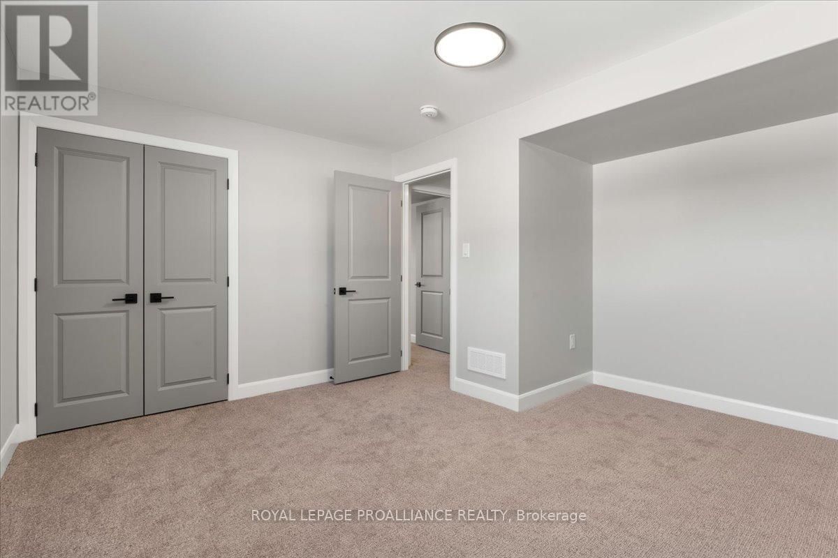 47 ROSEWOOD DRIVE Image 38