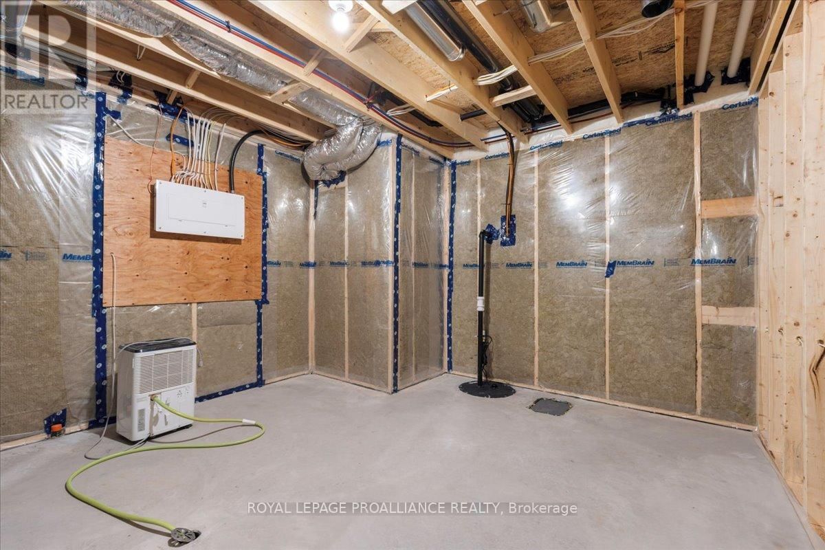47 ROSEWOOD DRIVE Image 43