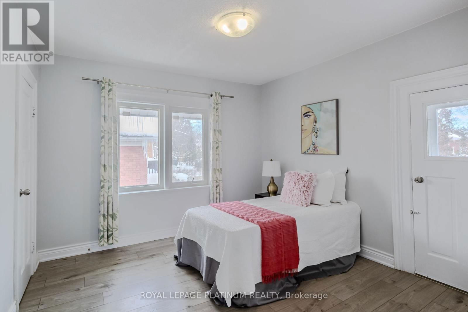 44 TROY STREET Image 15
