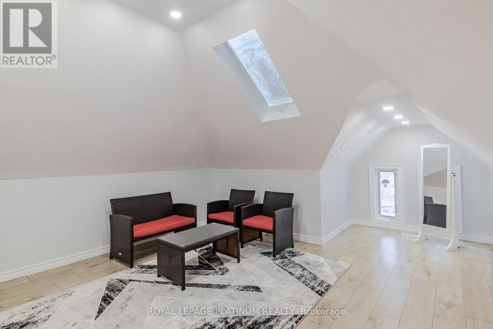 44 TROY STREET Image 18