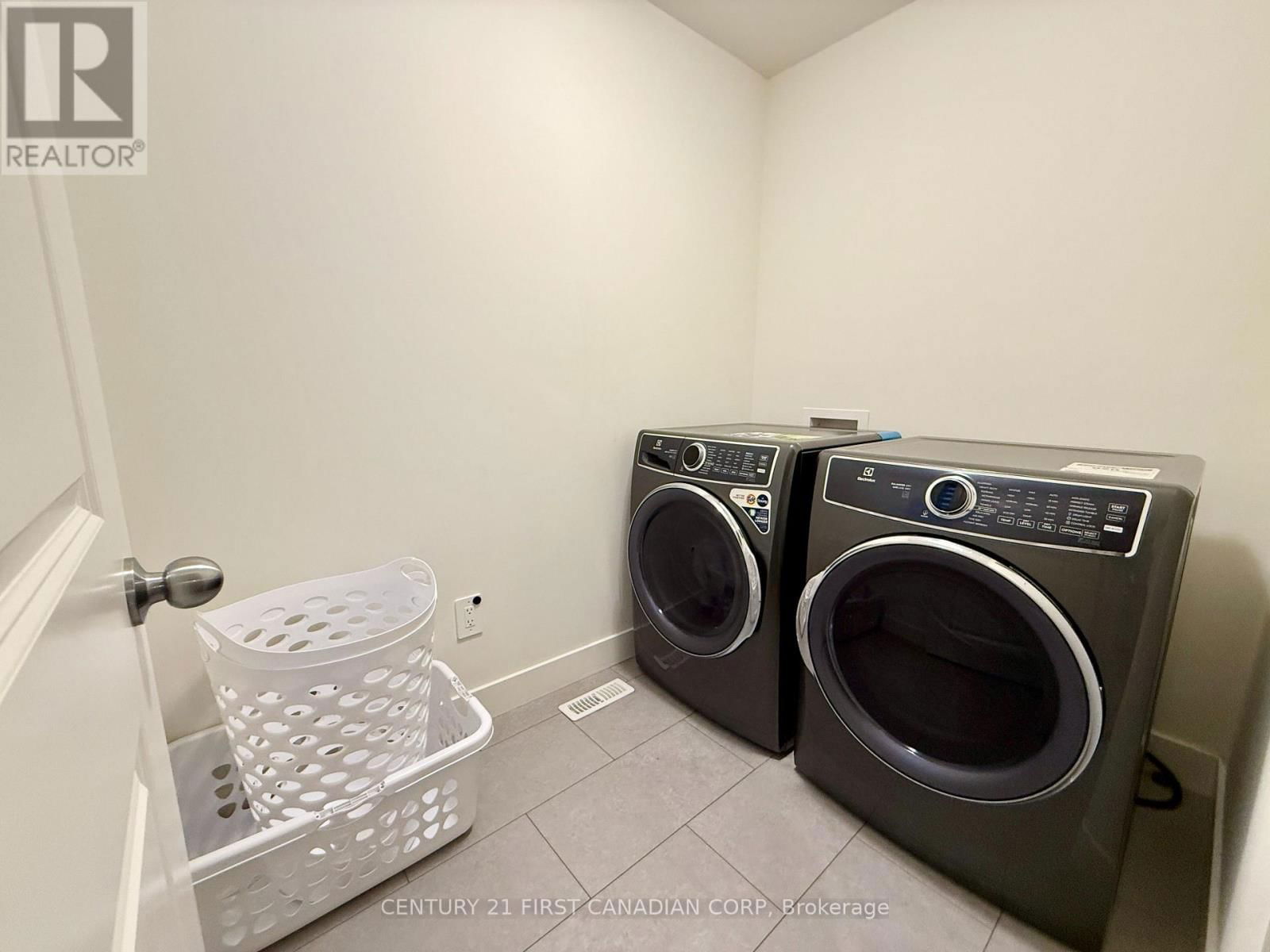 1504 TWILITE BOULEVARD Image 34