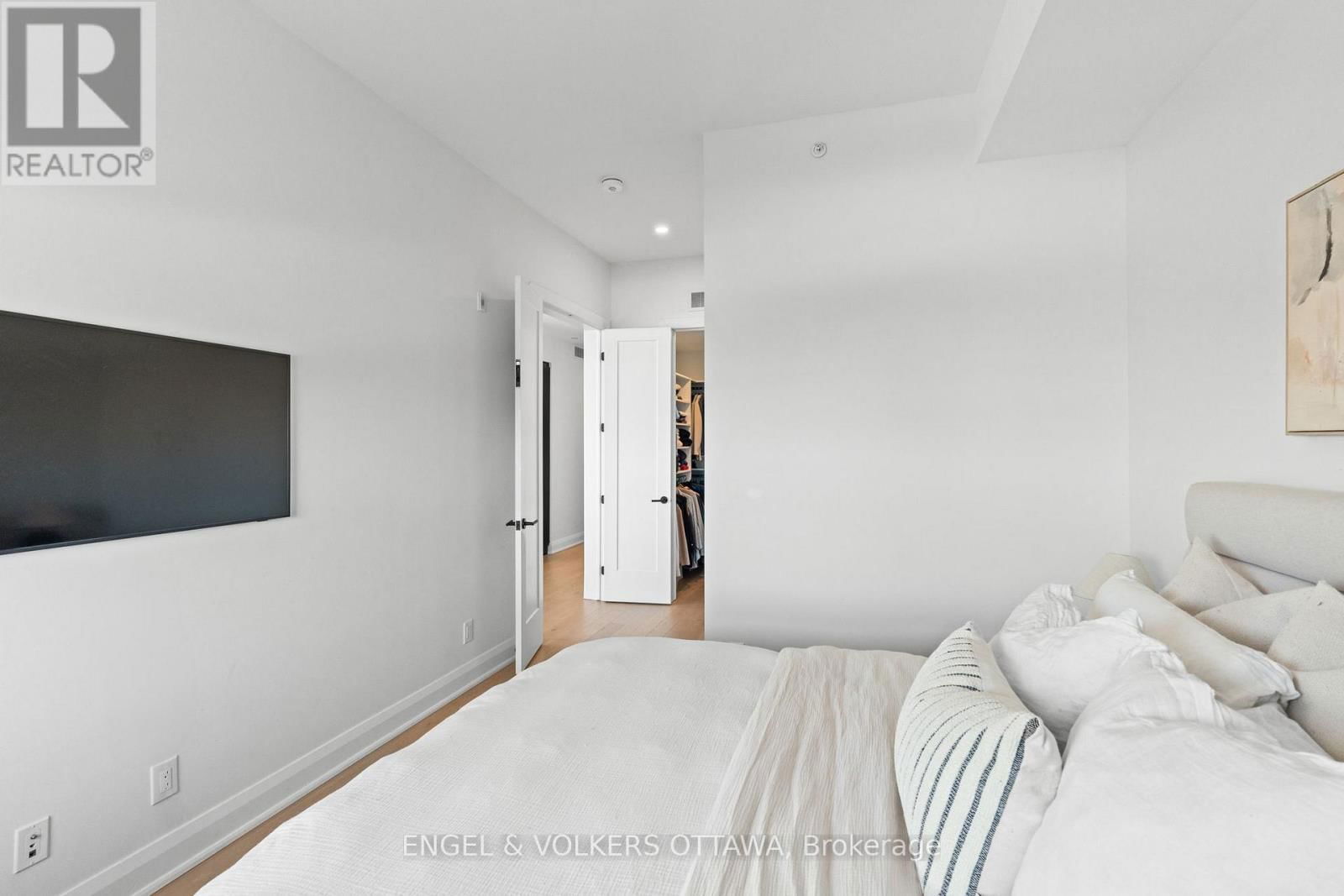 301 - 100 CORTILE PRIVATE Image 13