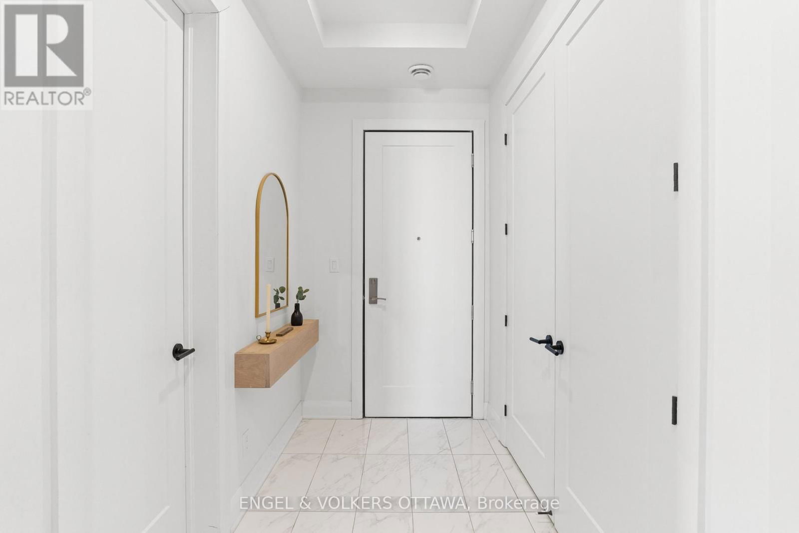 301 - 100 CORTILE PRIVATE Image 2