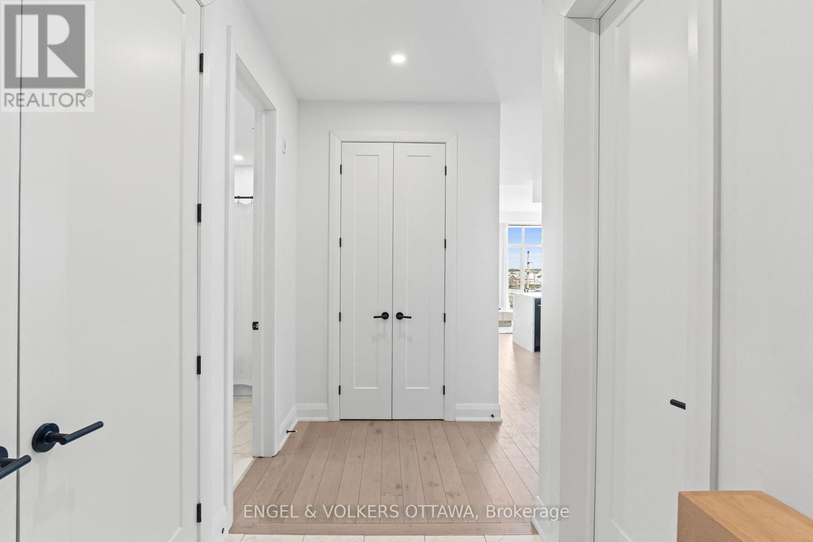 301 - 100 CORTILE PRIVATE Image 3