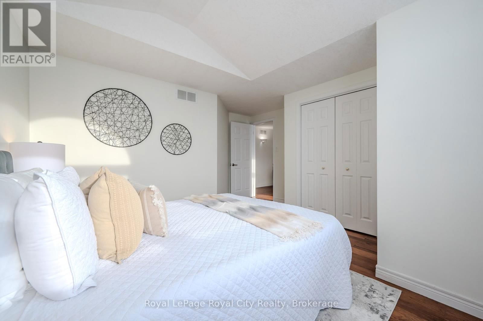 7 ELDERBERRY COURT Image 32