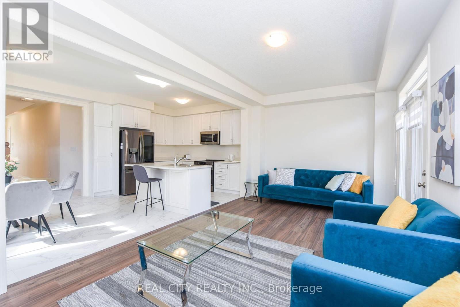 38 SILVER MEADOW GARDENS Image 18