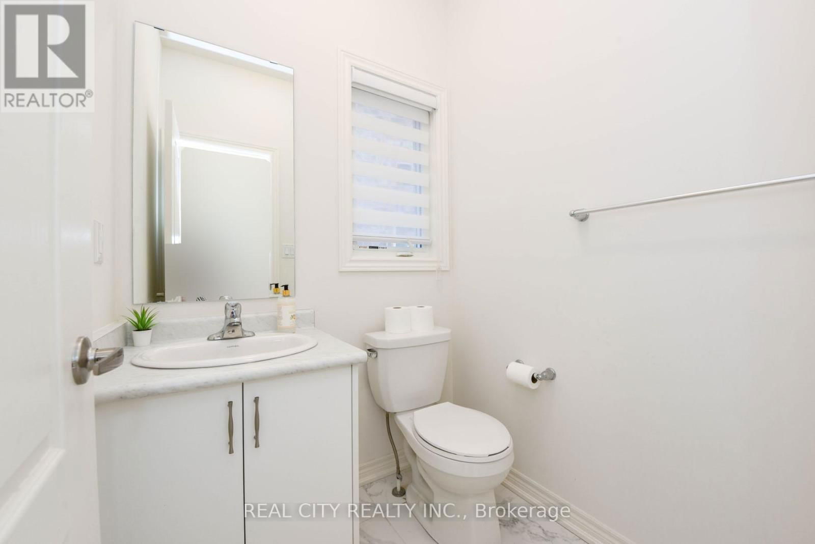 38 SILVER MEADOW GARDENS Image 29